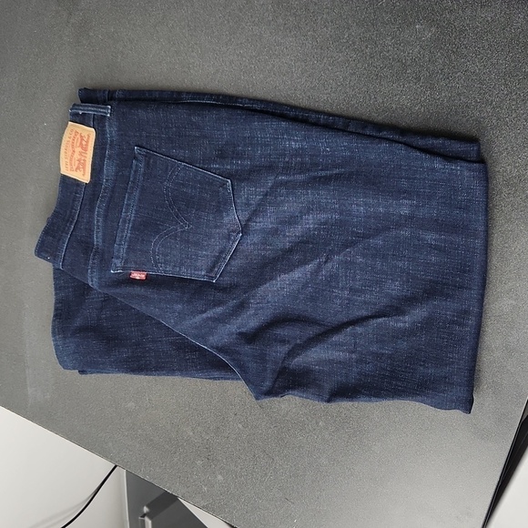Men's Dark Wash Jeans by Levi's size 31x32 - Picture 1 of 10
